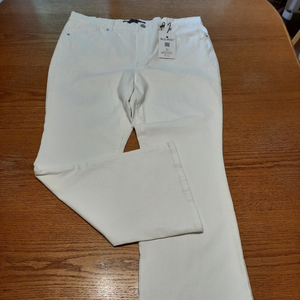 New Gloria Vanderbilt Size 16 Short White Bootcut Jeans